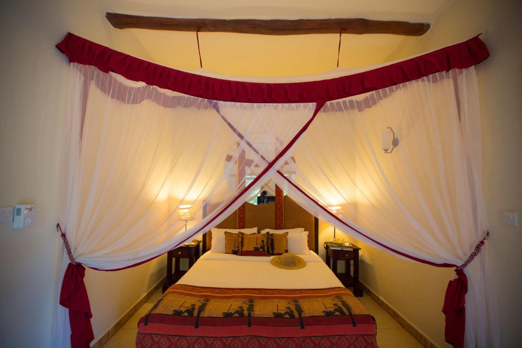 Hotel Afrochic Diani Ukunda Exterior foto